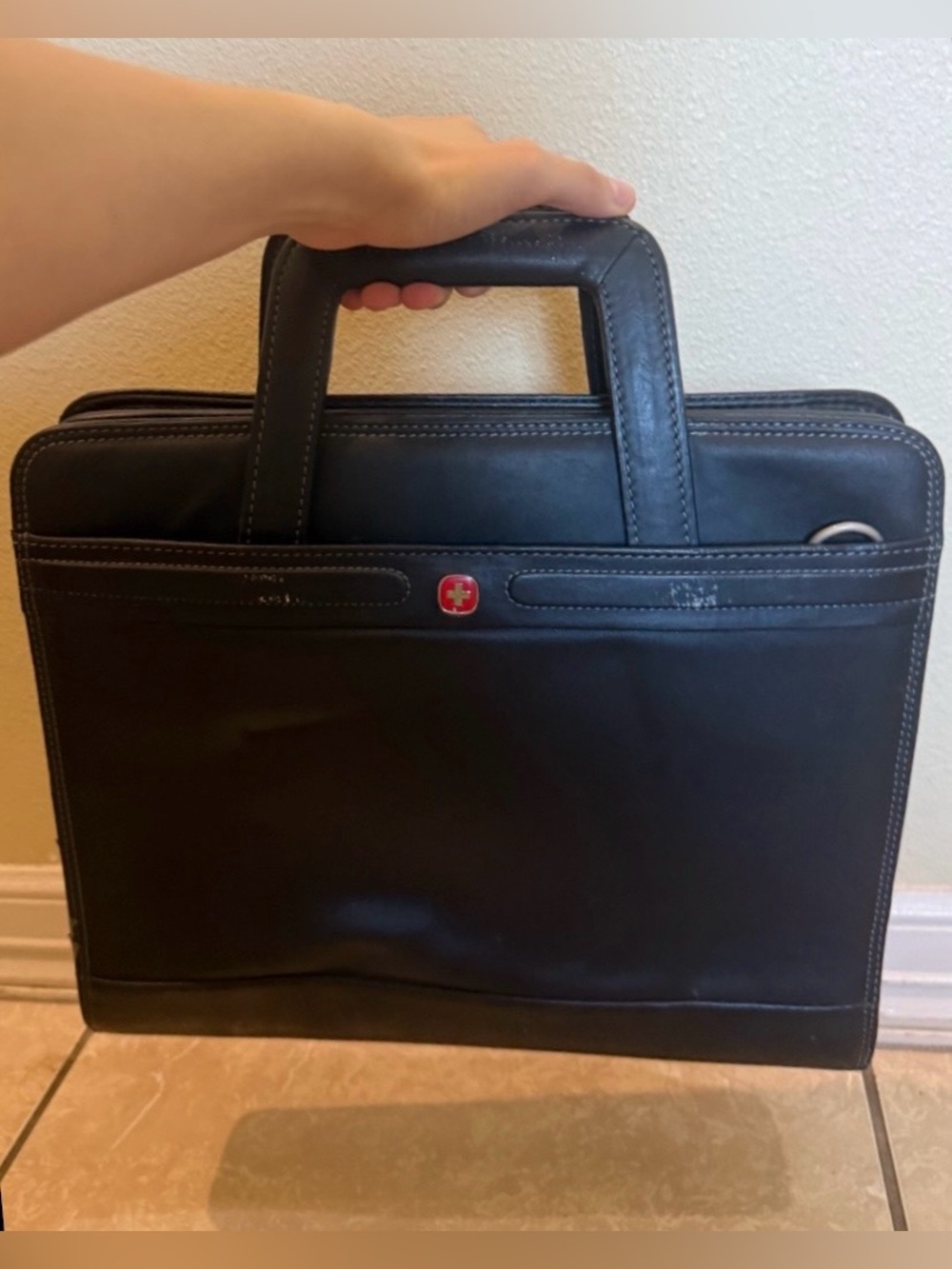SwissGear Black Leather Laptop Briefcase with Top Handle